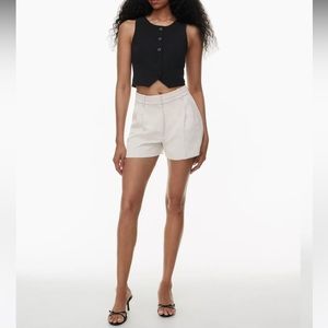 Aritzia effortless shorts mini - NEW!!